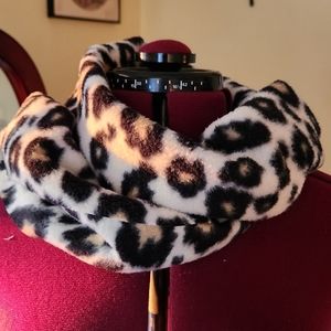 Leopard print polar fleece scarf